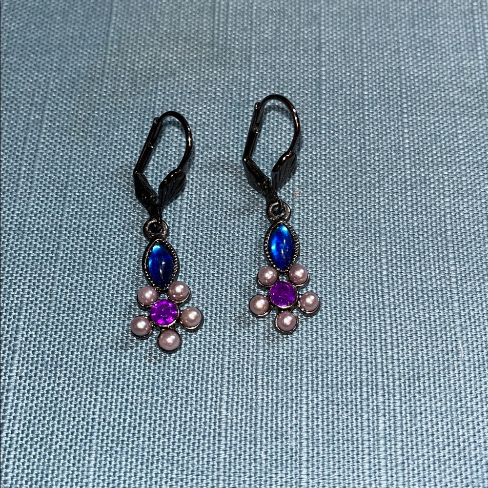 Gun metal floral dangle earrings, blue and purple - Picture 2 of 7